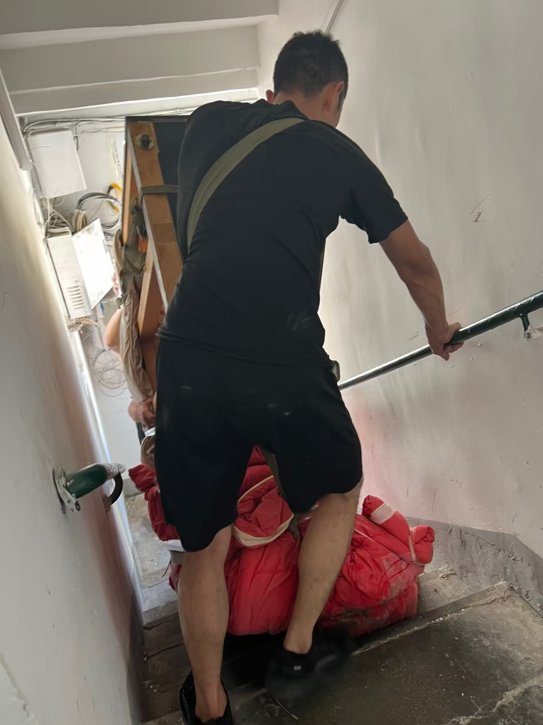 青岛搬家公司遇到困难要如何面对 青岛搬家公司遇到困难要如何面对